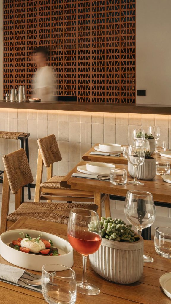 barddesol-mykonos-suites-hotel-gastro-reel-02